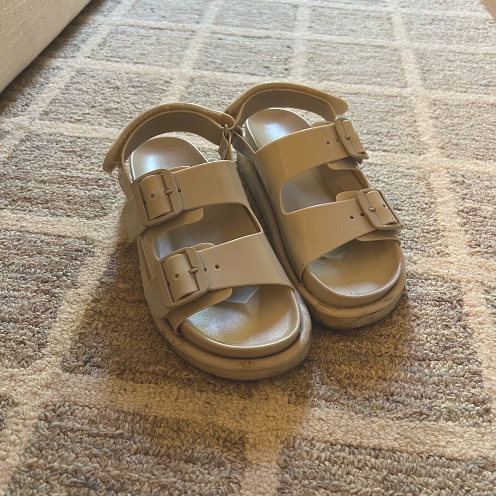 Hm sandals